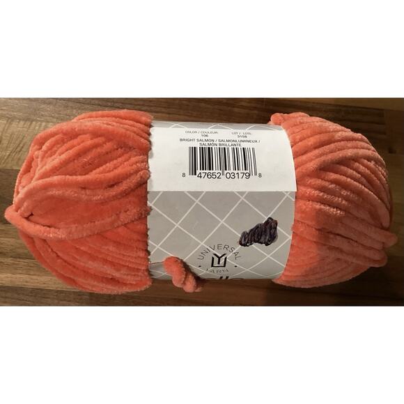 New Universal Yarn Bella Chenille BRIGHT SALMON 131 YDS 6 Super Bulky - Picture 5 of 5
